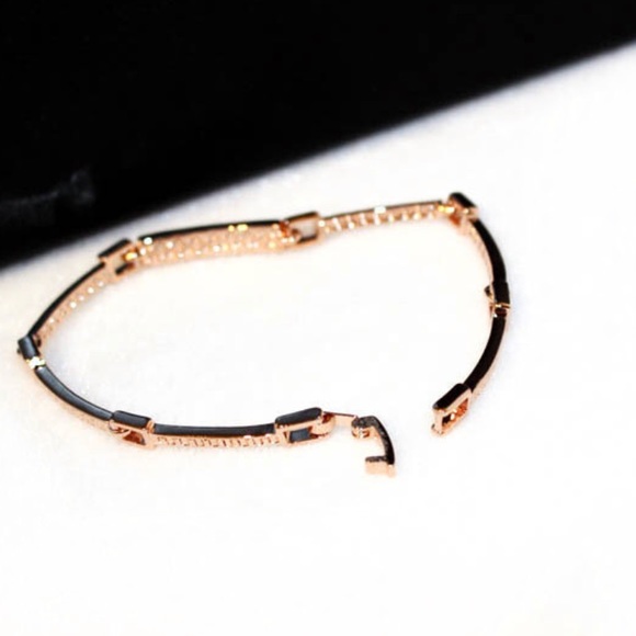 Rose Gold Fashion Bracelet - Picture 5 of 6